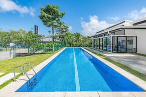 Upstay - Brand New Condo w Pool - 5 Mins to Beach