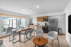 Upstay - Brand New Condo w Pool - 5 Mins to Beach