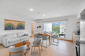 Upstay - Brand New Condo w Pool - 5 Mins to Beach