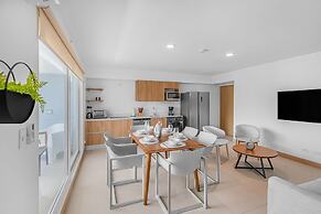 Upstay - Brand New Condo w Pool - 5 Mins to Beach