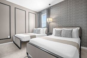 Modern 8BR Family Home With Private Pool BBQ