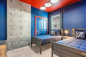 Modern 8BR Family Home With Private Pool BBQ