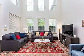 Upstay - 2-home Complex in Govalle for 18ppl