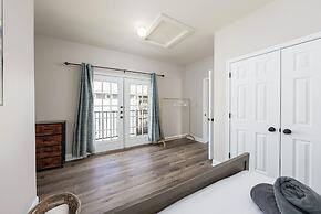 Upstay - 2-home Complex in Govalle for 18ppl