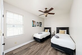 Upstay - 2-home Complex in Govalle for 18ppl