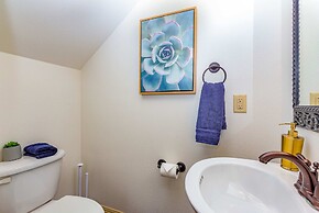 Upstay - 2-home Complex in Govalle for 18ppl