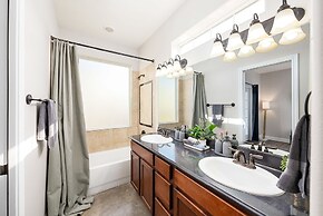 Upstay - 2-home Complex in Govalle for 18ppl