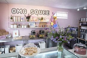 Upstay - 2-home Complex in Govalle for 18ppl