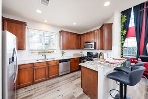 Upstay - 2-home Complex in Govalle for 18ppl