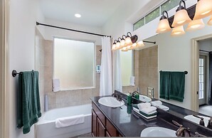 Upstay - 2-home Complex in Govalle for 18ppl