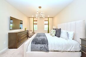 Upstay - 32 Guest Home - Pool Hot Tub and Games