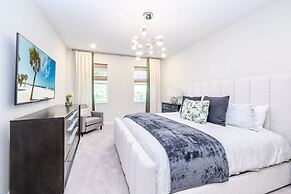 Upstay - 32 Guest Home - Pool Hot Tub and Games