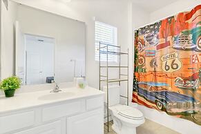 Family Resort Home w Private Pool BBQ Pingpong