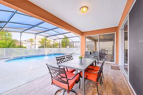 Family Resort Home w Private Pool BBQ Pingpong