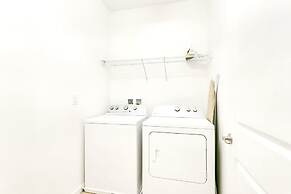 Family Resort Home w Private Pool BBQ Pingpong