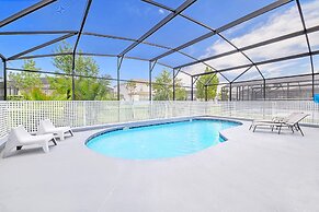 Family Resort Home w Private Pool BBQ Pingpong