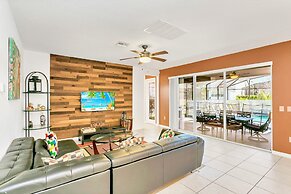 Family Resort Home w Private Pool BBQ Pingpong
