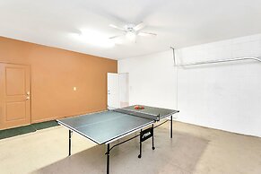 Family Resort Home w Private Pool BBQ Pingpong