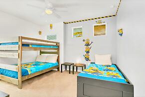 Family Resort Home w Private Pool BBQ Pingpong