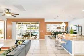 Family Resort Home w Private Pool BBQ Pingpong