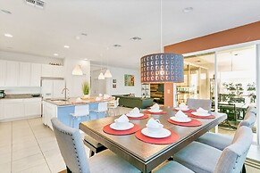 Family Resort Home w Private Pool BBQ Pingpong