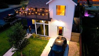 Insta-worthy Two House Corner Compound