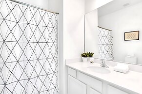 Upstay - Patio Paradise w Pool-spa-games-tikibar