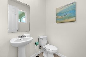 Upstay - New Build - Resort Home w Pool Hot Tub