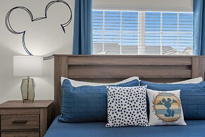 Upstay - New Build - Resort Home w Pool Hot Tub