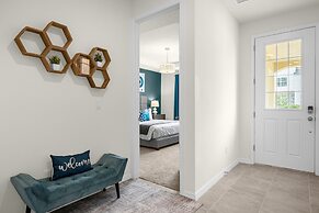 Upstay - New Build - Resort Home w Pool Hot Tub