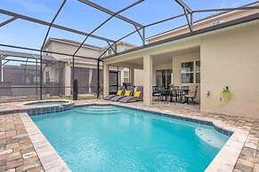 Upstay - New Build - Resort Home w Pool Hot Tub