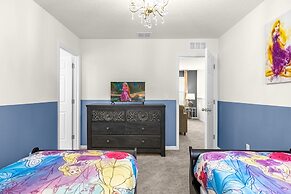 Upstay - New Build - Resort Home w Pool Hot Tub