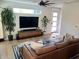 Upstay - Eastside Home w Patio BBQ - Mins to DT