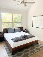 Upstay - Eastside Home w Patio BBQ - Mins to DT