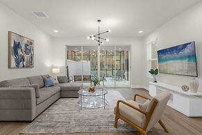 Upstay - Modern Family Townhome With Pool