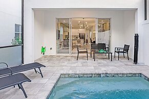 Upstay - Modern Family Townhome With Pool