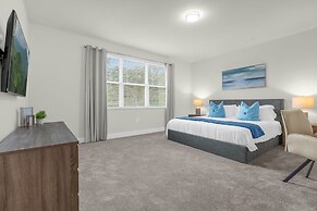 Upstay - Modern Family Townhome With Pool