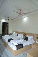 HOTEL LAXMI PALACE