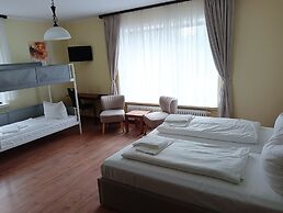 Hotel &Restaurant Time-Out