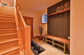 The Elevator House Sleeps 10!