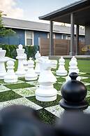 Queen s Gambit - 7 min Uber to Downtown ATX