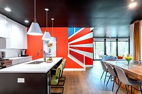 Queen s Gambit - 7 min Uber to Downtown ATX