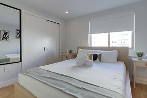 Modern Apartment Near D.C. Landmarks