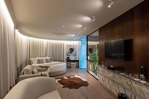 The Collector hotel boutique