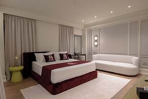 The Collector hotel boutique