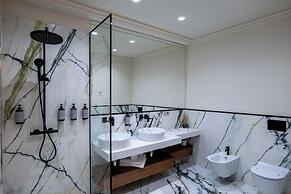 The Collector hotel boutique