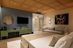 The Collector hotel boutique