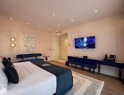 The Collector hotel boutique