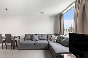 Cosy Central 1Br With Balcony!