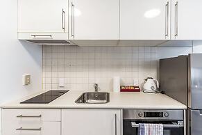 Cosy Central 1Br With Balcony!